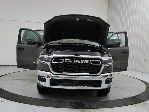 New 2026 RAM 1500 4x4 Crew Cab image 10