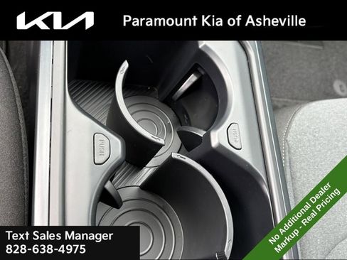 New 2025 Kia K4 LXS image 27