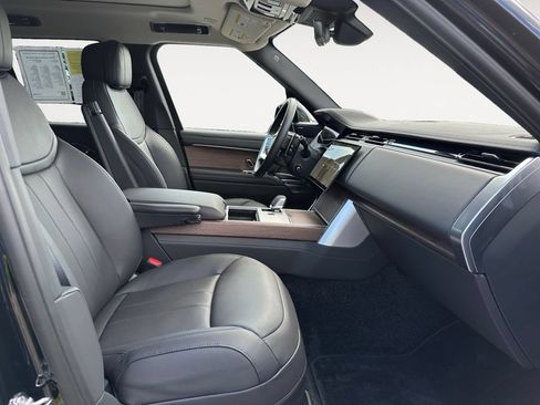 Used 2025 Land Rover Range Rover SE AWD/4WD image 8