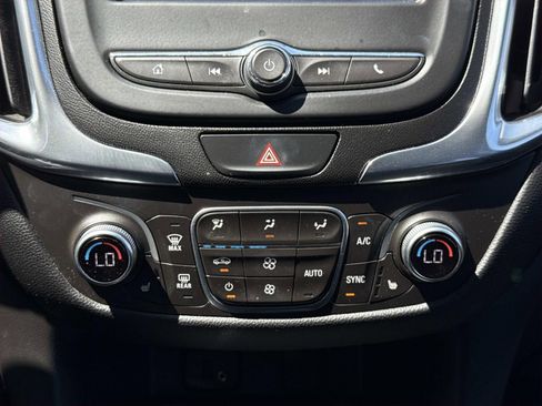 Used 2018 Chevrolet Equinox LT AWD/4WD image 11