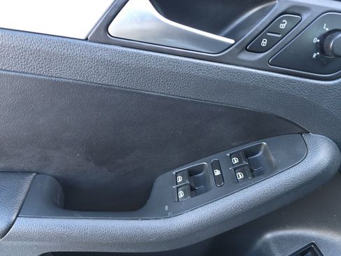 Used 2012 Volkswagen Jetta TDI FWD image 11