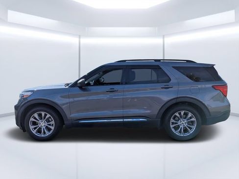 Used 2021 Ford Explorer XLT w/ Equipment Group 202A RWD image 6