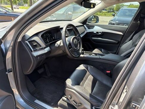 Used 2017 Volvo XC90 T5 Momentum w/ Vision Package AWD/4WD image 9
