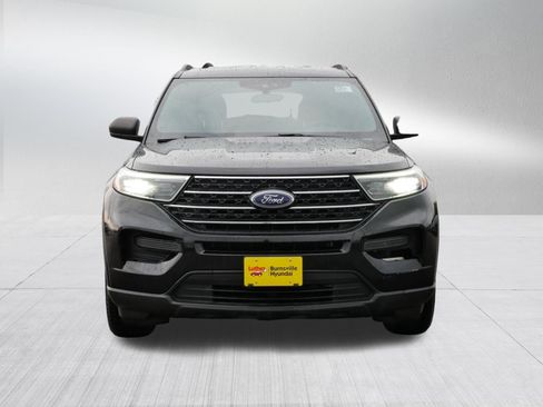 Used 2020 Ford Explorer XLT w/ Comfort Package AWD/4WD image 2