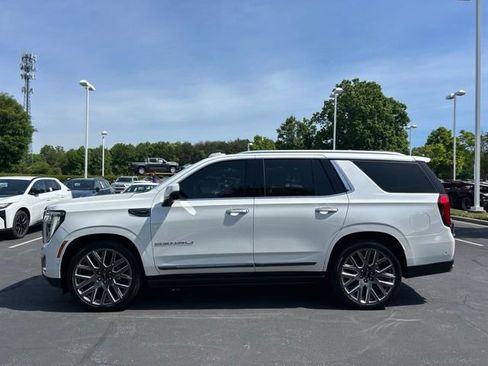 Used 2025 GMC Yukon Denali Ultimate AWD/4WD image 12
