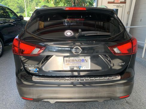 Used 2017 Nissan Rogue Sport SV w/ SV All-Weather Package FWD image 7