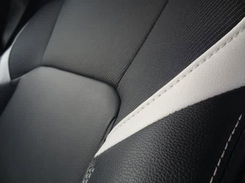 Used 2025 Toyota Camry SE FWD image 33