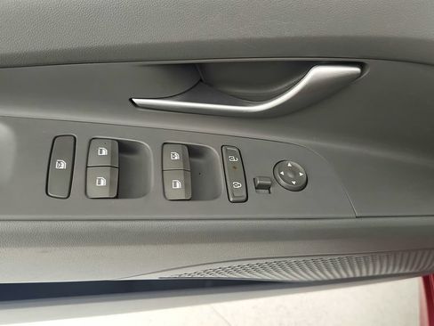 Used 2025 Hyundai Elantra SEL FWD image 23