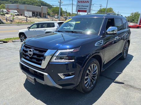 Used 2023 Nissan Armada Platinum w/ Captain's Chairs Package AWD/4WD image 3
