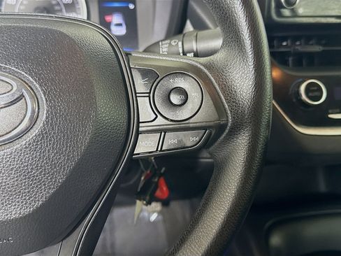 Used 2021 Toyota Corolla LE image 15