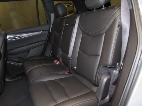 Certified 2024 Cadillac XT6 Luxury FWD image 18