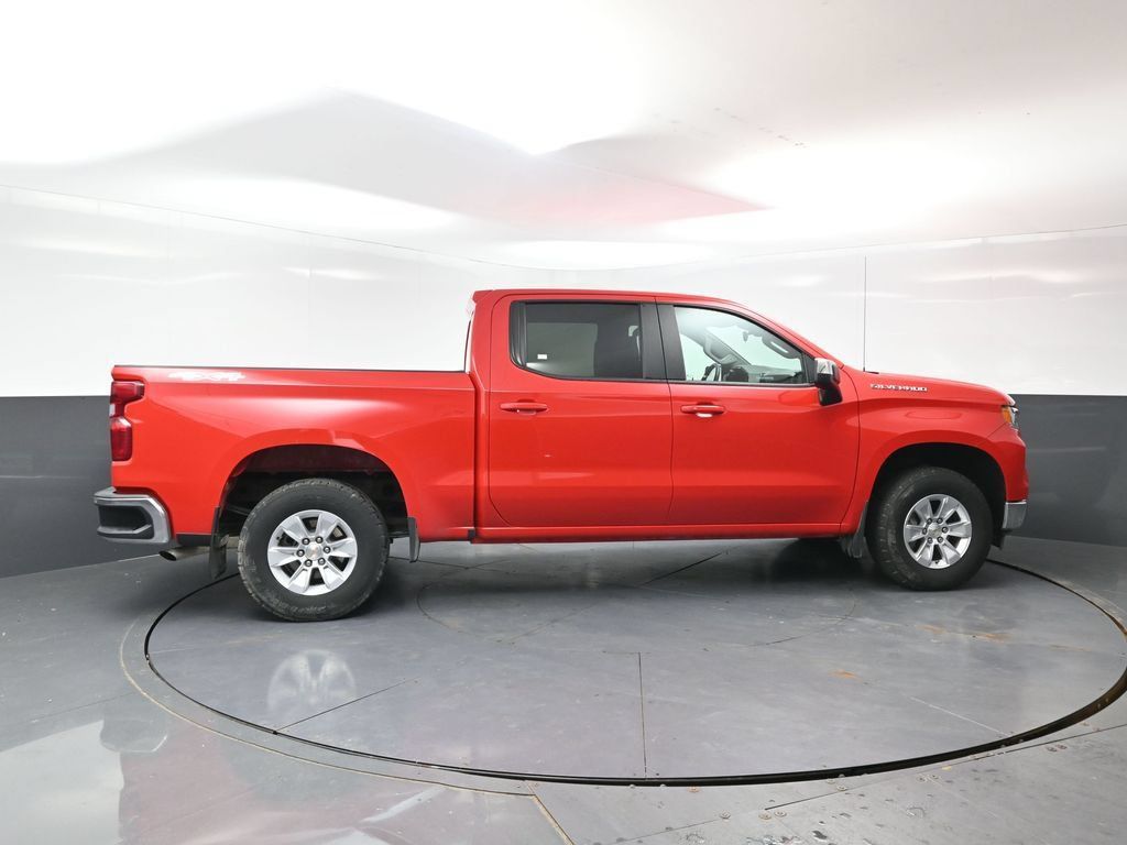 Used 2025 Chevrolet Silverado 1500 LT w/ Work Truck Package AWD/4WD image 4