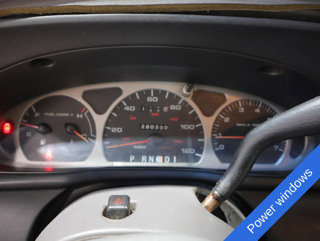 Used 1999 Ford Taurus SE FWD image 4