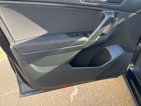 Used 2021 Volkswagen Tiguan S image 10