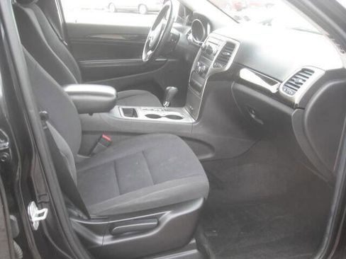 Used 2012 Jeep Grand Cherokee Laredo w/ Laredo E Group image 26