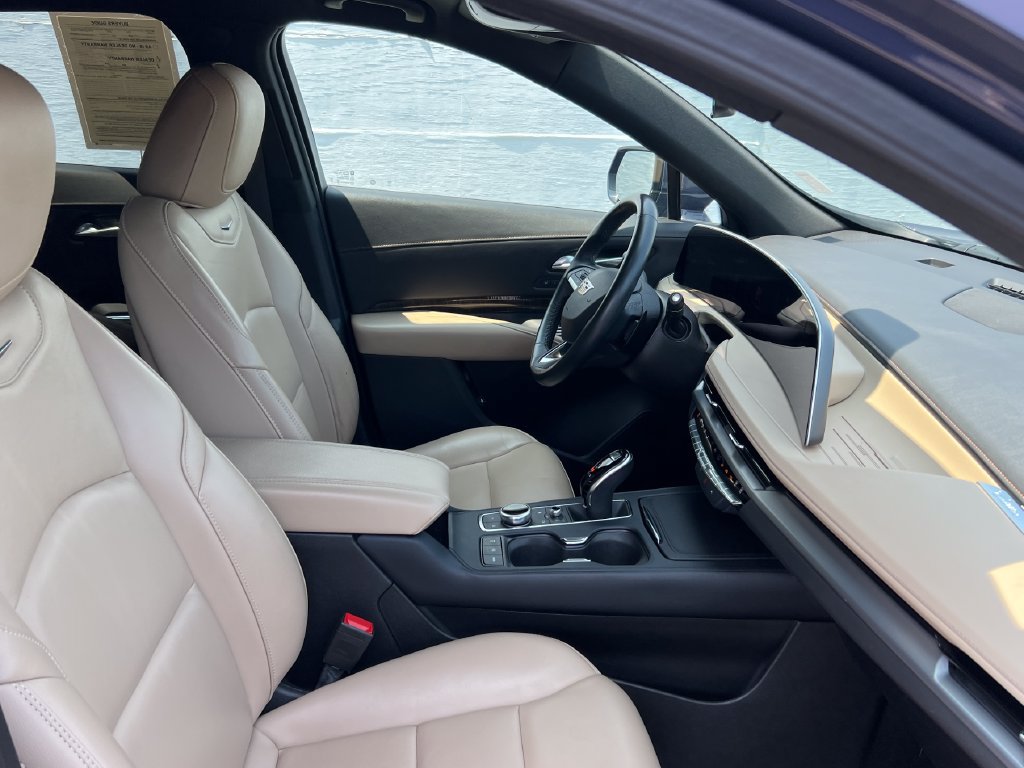 Used 2025 Cadillac XT4 Premium Luxury FWD image 22