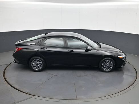 Certified 2024 Hyundai Elantra SEL FWD image 16