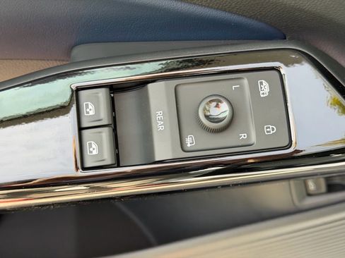 New 2025 Volkswagen ID.4 Pro S image 23