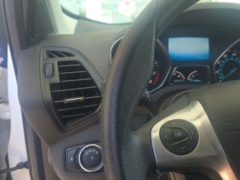 Used 2016 Ford Escape SE w/ Equipment Group 201A FWD image 6