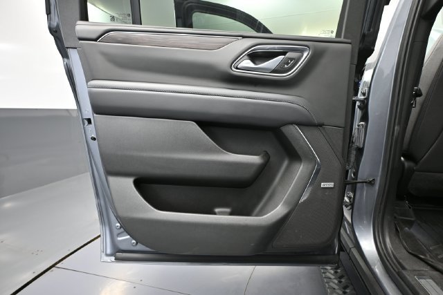 Used 2022 Chevrolet Suburban Z71 w/ Off-Road Capability Package AWD/4WD image 31