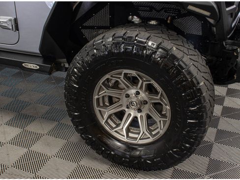 Used 2020 Jeep Gladiator Rubicon AWD/4WD image 22