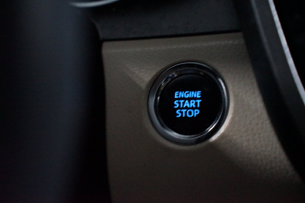 Certified 2018 Toyota Camry XLE FWD image 23