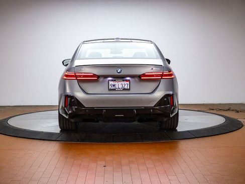 Certified 2024 BMW i5 M60 w/ Premium Package image 3