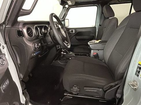 Used 2023 Jeep Wrangler Unlimited w/ Cold Weather Group AWD/4WD image 10