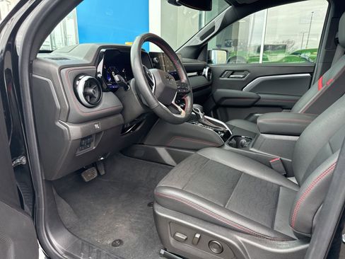 Used 2023 Chevrolet Colorado Z71 w/ Z71 Convenience Package 2 image 18