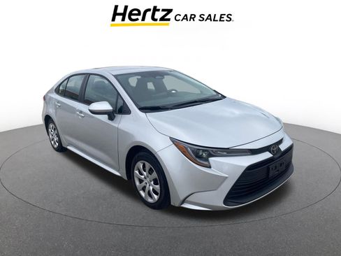 Used 2025 Toyota Corolla LE image 1