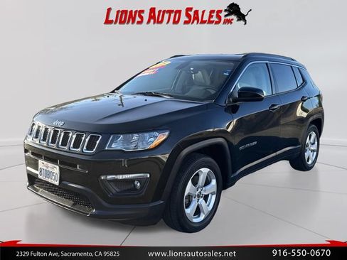 Used 2019 Jeep Compass Latitude FWD image 9