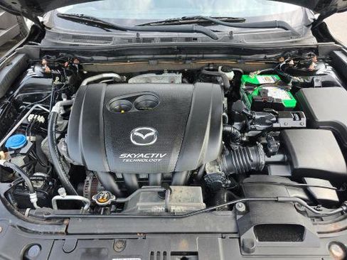 Used 2016 MAZDA MAZDA3 i Touring w/ Popular Equipment Package FWD image 8