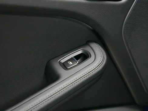 New 2026 Porsche Macan image 16