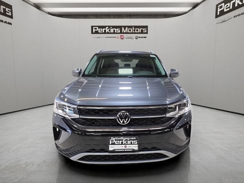 Used 2022 Volkswagen Taos SEL w/ Panoramic Sunroof Package AWD/4WD image 9