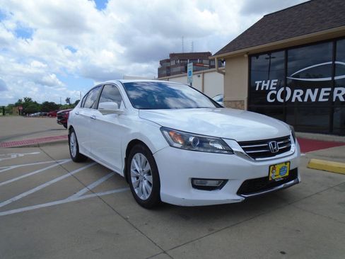 Used 2013 Honda Accord EX image 1