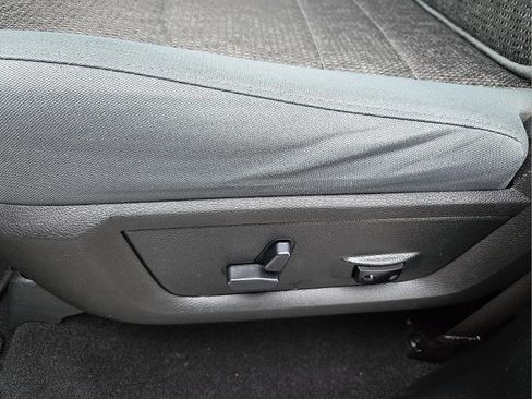 Used 2018 RAM 1500 Big Horn image 13