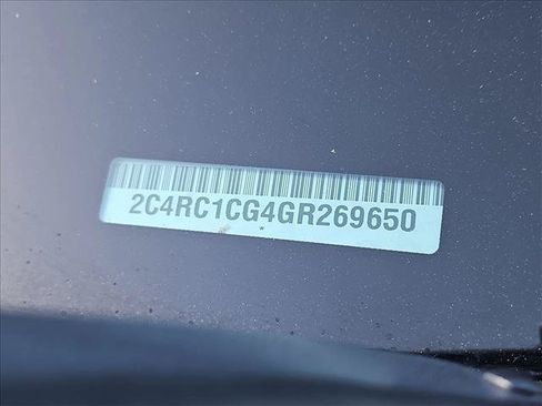 Used 2016 Chrysler Town & Country Touring-L FWD image 25