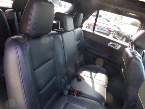 Used 2013 Ford Explorer XLT FWD image 22
