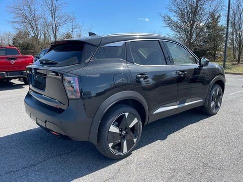 New 2025 Nissan Kicks SR image 5