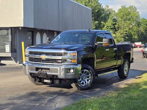 Used 2015 Chevrolet Silverado 2500 LT AWD/4WD image 2