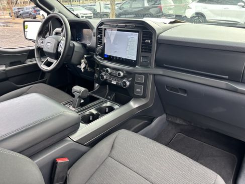 Used 2024 Ford F150 XLT w/ XLT Black Appearance Package RWD image 11