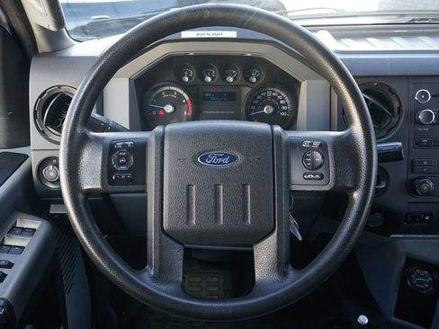 Used 2016 Ford F650 2WD Crew Cab Super Duty image 31