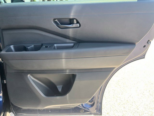 Used 2025 Nissan Pathfinder SV FWD image 22