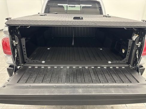 Used 2020 Toyota Tacoma TRD Off-Road image 7