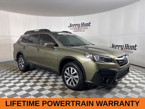 Used 2022 Subaru Outback Premium image 4