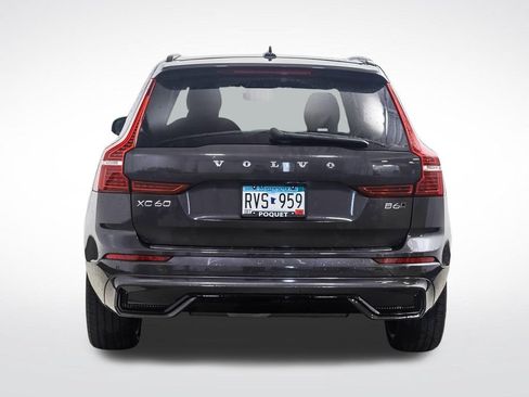 Used 2022 Volvo XC60 B6 R-Design w/ Protection Package Premier AWD/4WD image 4
