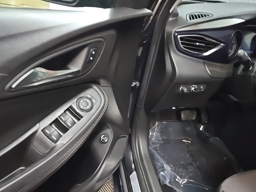 Used 2023 Buick Encore GX Select w/ Experience Buick Package FWD image 28