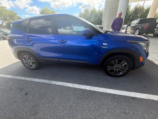 Used 2021 Kia Seltos LX AWD/4WD image 7