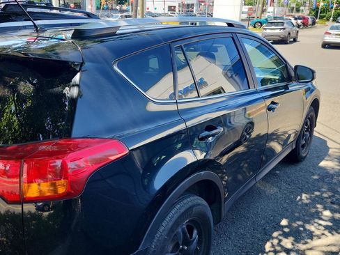 Used 2015 Toyota RAV4 LE AWD/4WD image 3