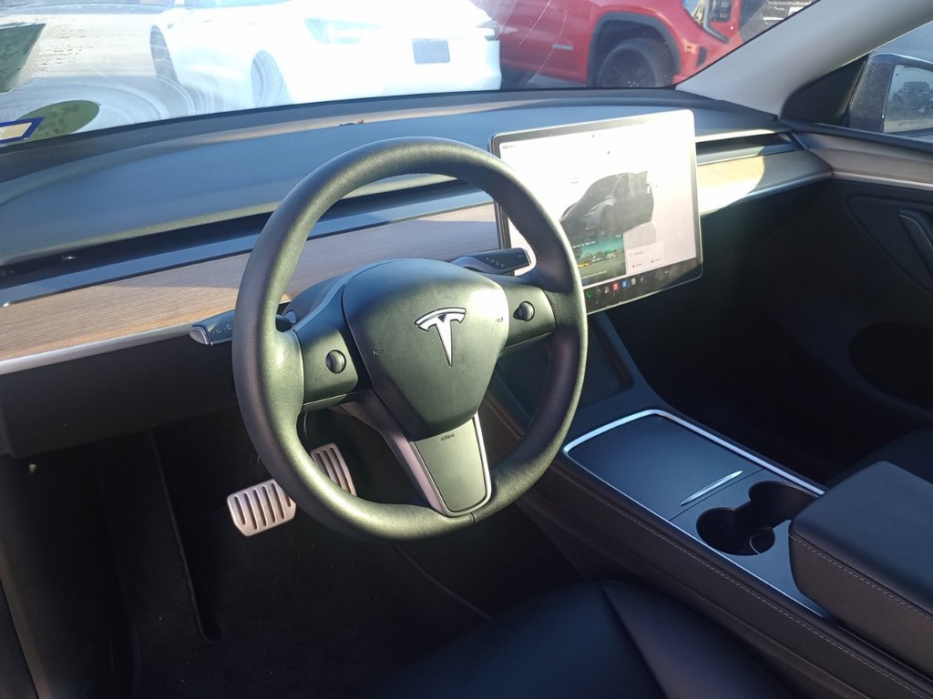 Used 2025 Tesla Model Y Performance AWD/4WD image 2